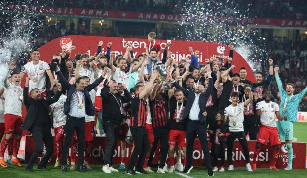 S&uuml;per Lig'e y&uuml;kselen son takım &Ccedil;orum FK oldu!