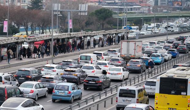 T&Uuml;İK a&ccedil;ıkladı: İşte ara&ccedil; yoğunluğunun en fazla olduğu il
