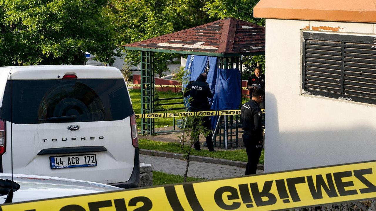  Beyzanur N. (18), çocuk parkında asılı halde ölü bulundu. 