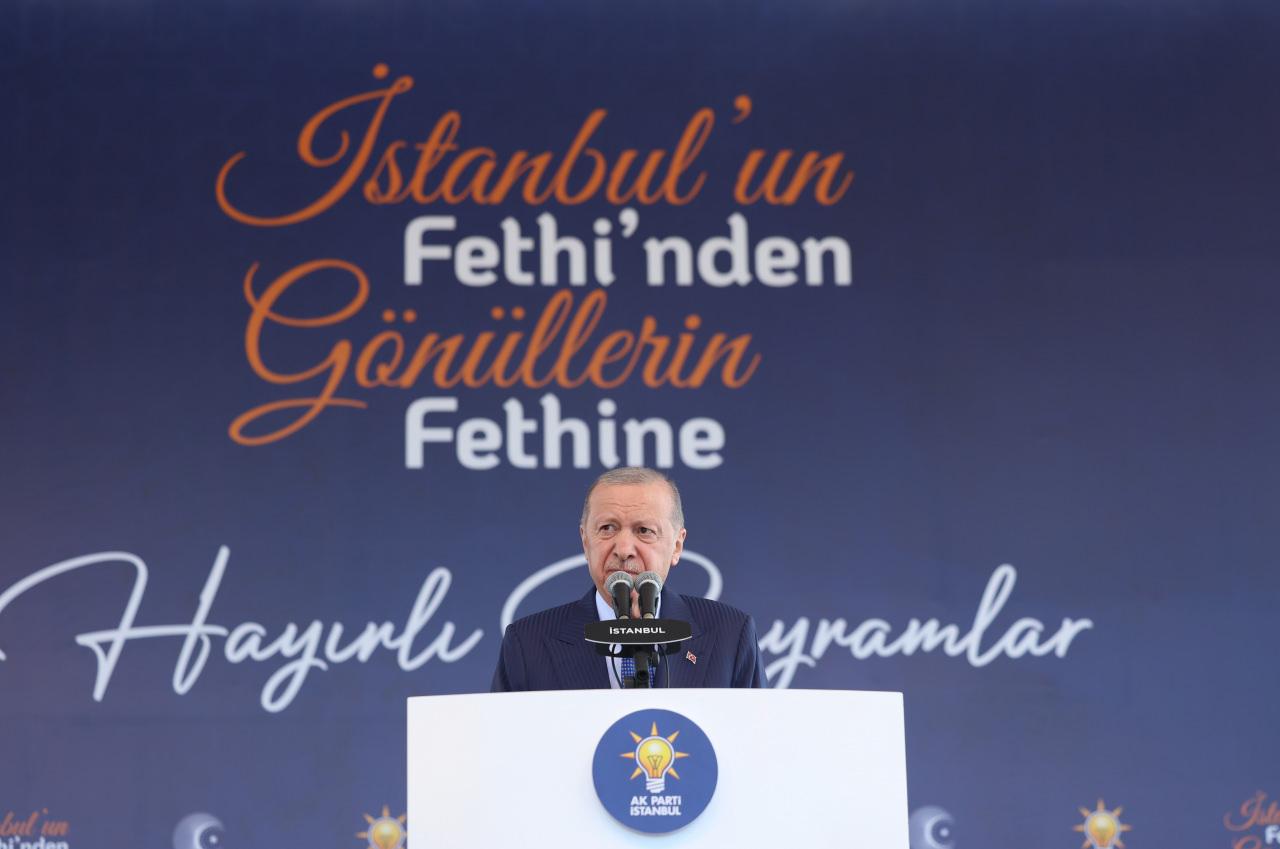 Cumhurbaşkanı Recep Tayyip Erdoğan, Haliç Kongre Merkezi’nde düzenlenen “İstanbul’un Fethi’nden Gönüllerin Fethine” programında konuştu.