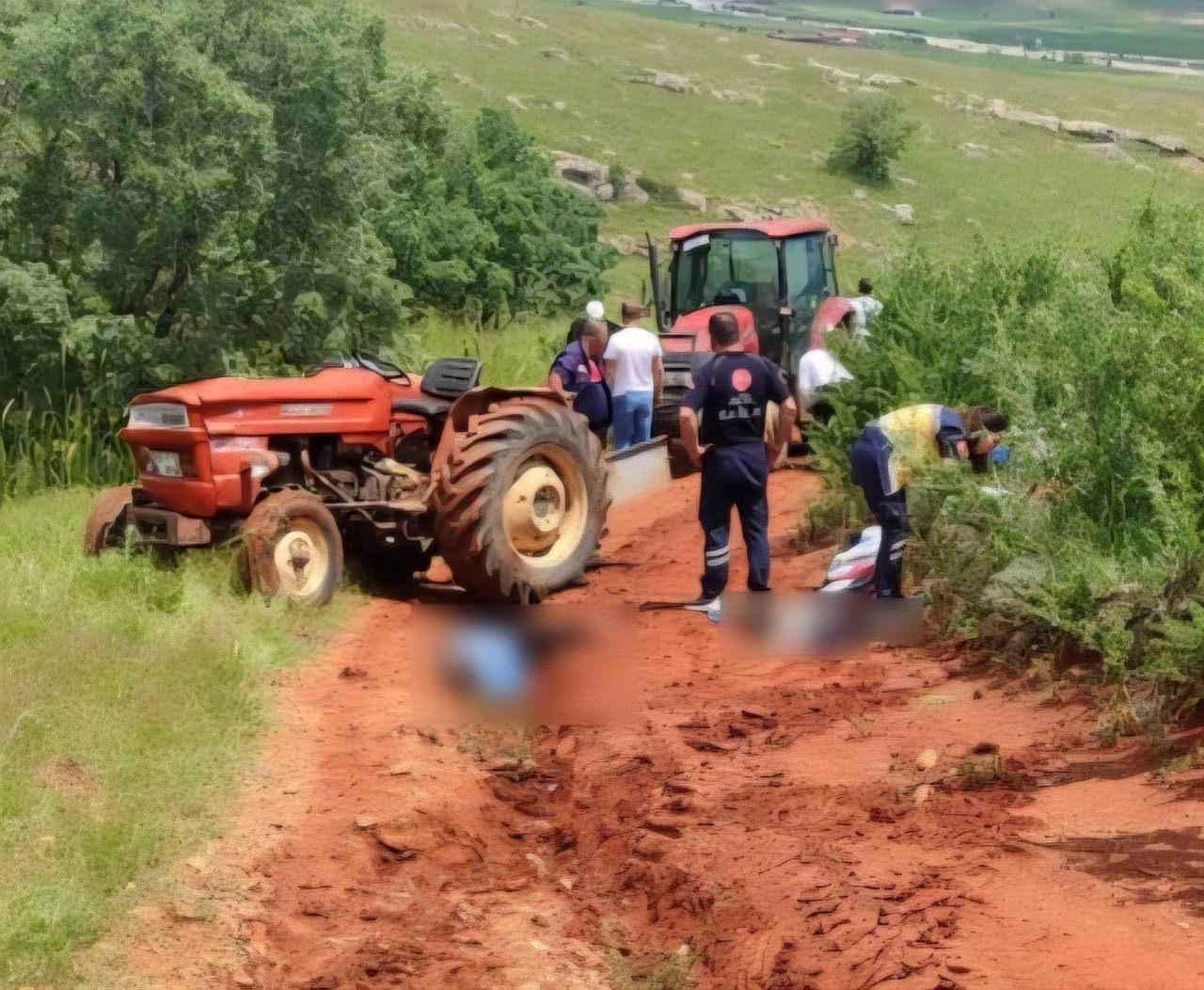 Traktör kazasında baba ile oğul öldü.