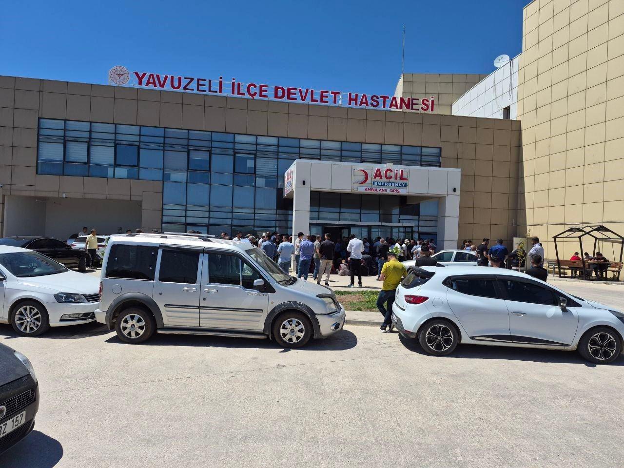 İlk müdahalenin ardından hastaneye kaldırıldı. 