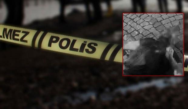 Bayram sabahı kan donduran cinayet! Akrabasının boğazını kesip kahvehanenin &ouml;n&uuml;ne attı