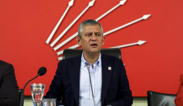 CHP kulislerini karıştıran bomba iddia! &Ouml;zg&uuml;r &Ouml;zel i&ccedil;in '&Uuml;&ccedil;&uuml;nc&uuml; yol' &ccedil;ağrısı