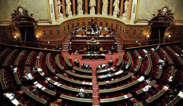 Duygu dolu anlar: Fransa Meclisi'nden T&uuml;rkiye'ye '&ouml;zel' teşekk&uuml;r