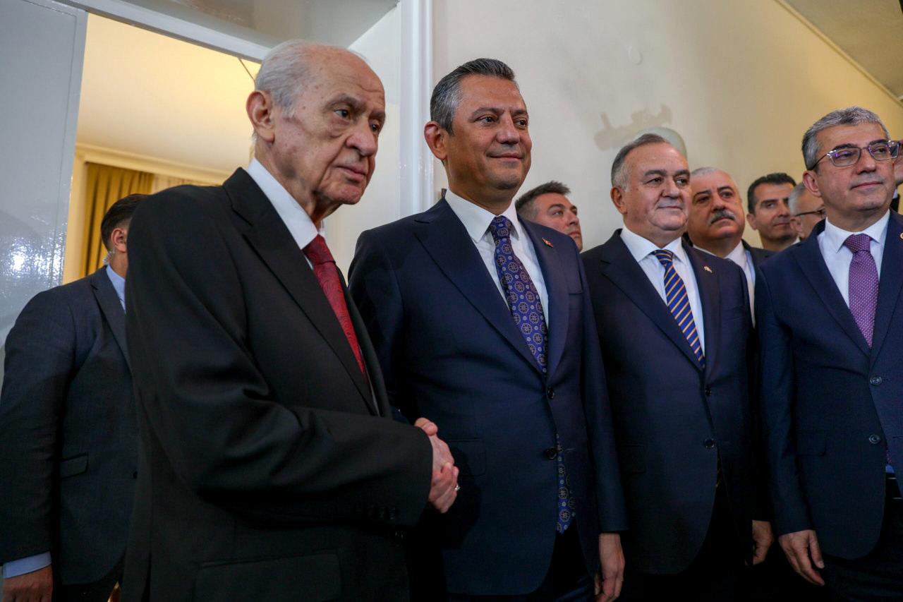 Devlet Bahçeli ve Özgür Özel