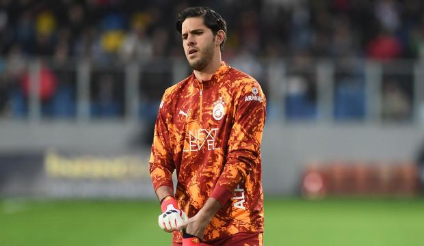 Galatasaray'da sezonun ilk ayrılığı ger&ccedil;ekleşti! Batuhan Şen, k&uuml;me d&uuml;şen takıma gitti