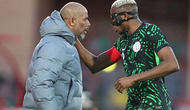 Nijerya'nın hocası Osimhen Galatasaray'dan ayrılacak demişti! Ger&ccedil;ek ortaya &ccedil;ıktı