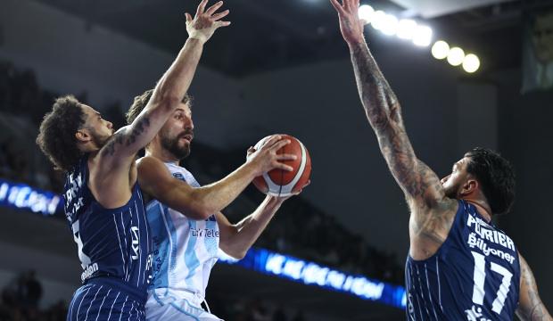 Anadolu Efes yarı finalde!
