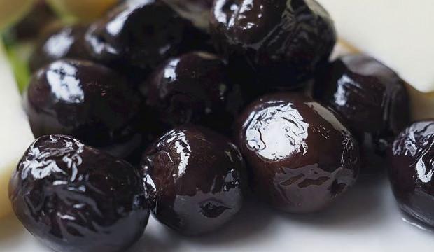 Tanesini 50 liraya satan zeytin satıcısına ceza
