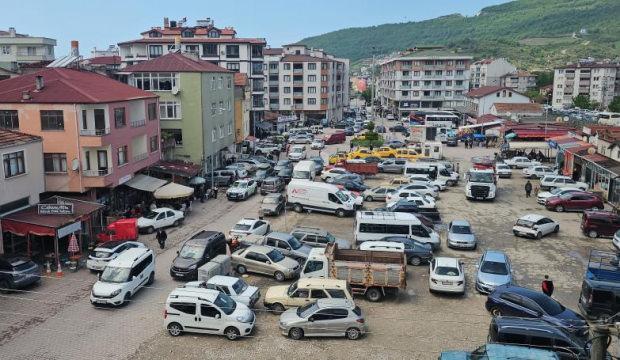 Tatil i&ccedil;in il&ccedil;eye akın ettiler, n&uuml;fus 10 kat arttı