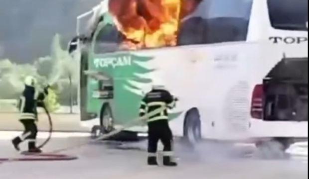 Terminalde korku dolu anlar: Yolcu otob&uuml;s&uuml; alev alev yandı!