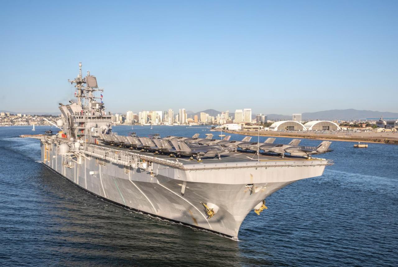 USS Tripoli gemisi