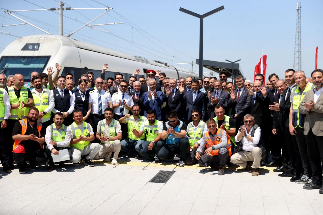 İstanbul ve Kapıkule arası 1,5 saate düşüyor, hızlı trende test sürüşleri başladı