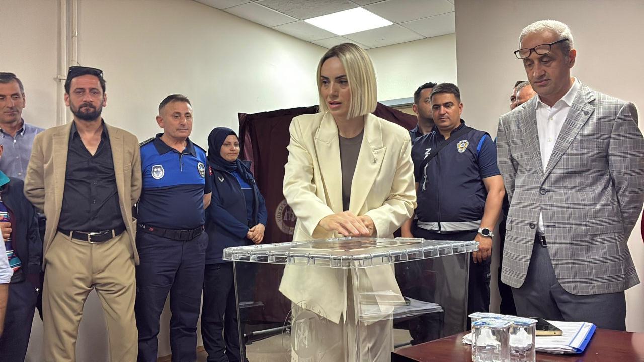 Alev Ünal