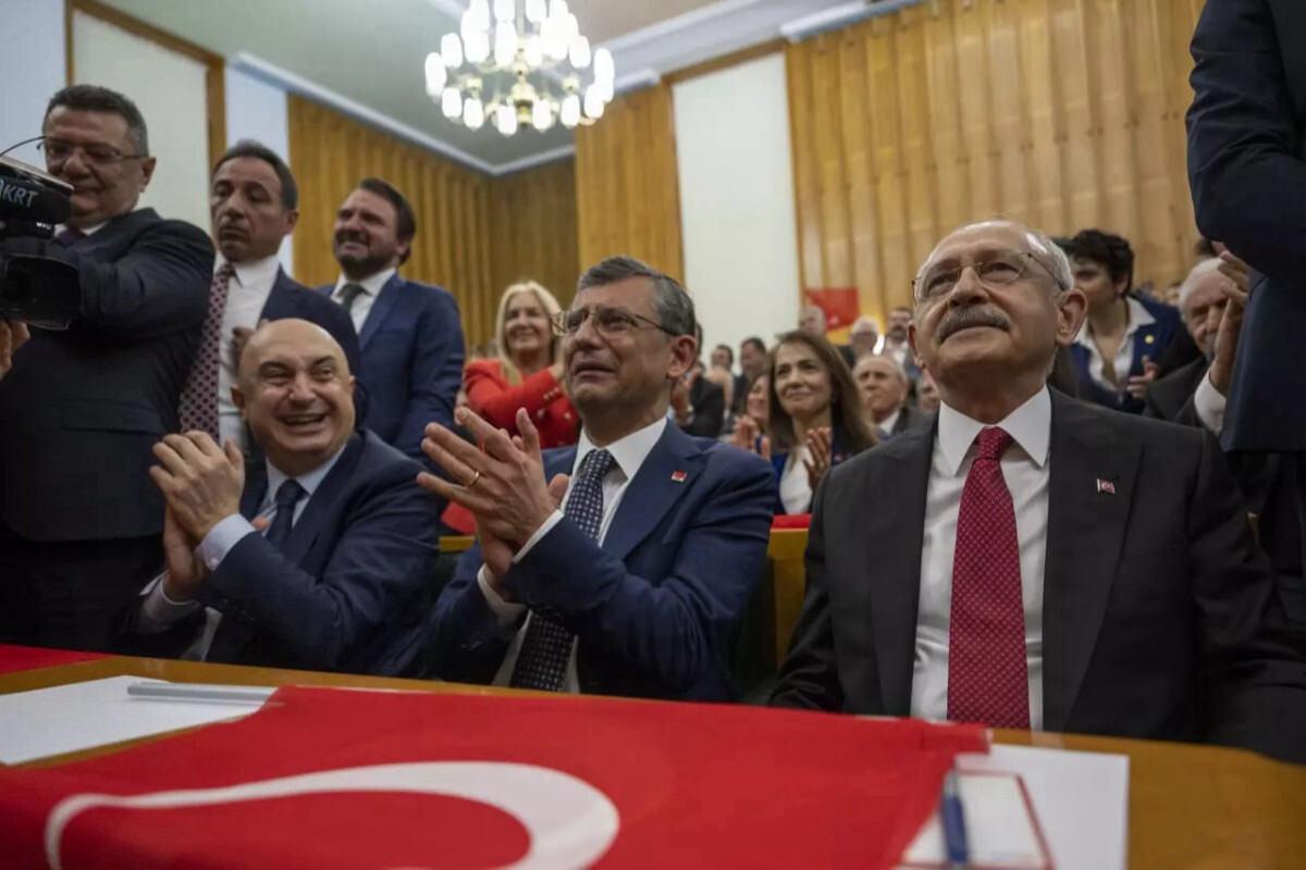 Özgür Özel, Kılıçdaroğlu'nun Cumhurbaşkanı adayı olduğu dönem son grup toplantısında gözyaşlarına boğulmuştu.