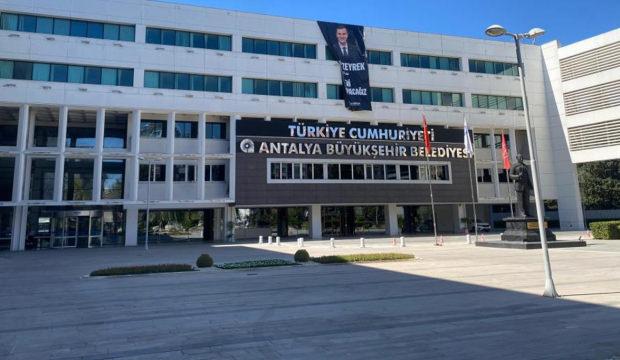 Antalya B&uuml;y&uuml;kşehir Belediyesine y&ouml;nelik soruşturmada 2 ş&uuml;pheli tutuklandı