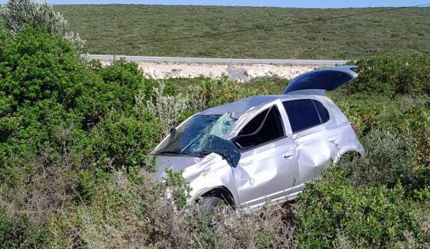 Aydın'da şarampole devrilen otomobildeki 2 kişi &ouml;ld&uuml;