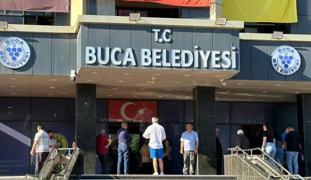 Buca Belediyesi'ne yolsuzluk operasyonu: Memurun 13 yarış atı &ccedil;ıktı