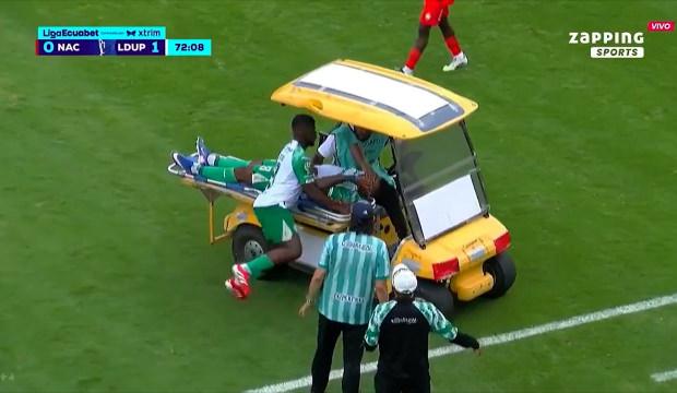 Ekvador'da sağlık aracı başka futbolcuyu sakatladı