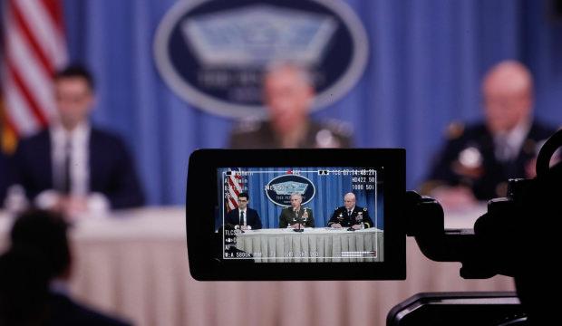 Gazetecilerin Pentagon'a girişi yasaklandı