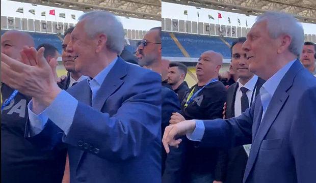 Hakan Safi destek&ccedil;ilerinin karşısına dikilen Aziz Yıldırım: Ben buradayım!