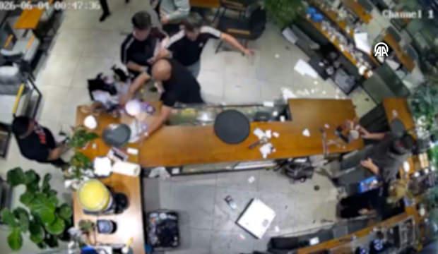 İstanbul'da maganda ter&ouml;r&uuml;! Ortalığı birbirine katan m&uuml;şteri aranıyor