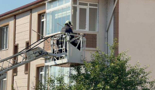 Karab&uuml;k'te bir gen&ccedil; evinin balkonunda asılı halde bulundu