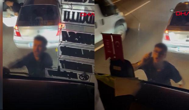 &Ouml;n&uuml;n&uuml; kestikleri yolcu otob&uuml;s&uuml;ne zarar veren 3 kişi g&ouml;zaltında