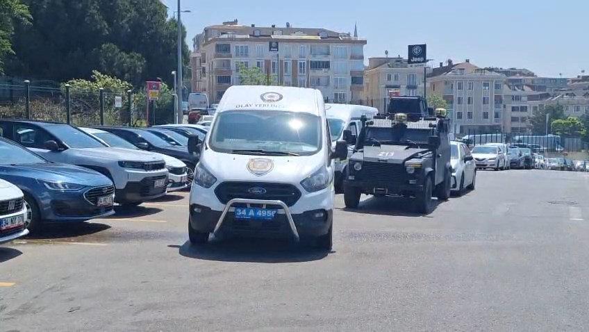 Olay yerine çok sayıda ekip sevk edildi.