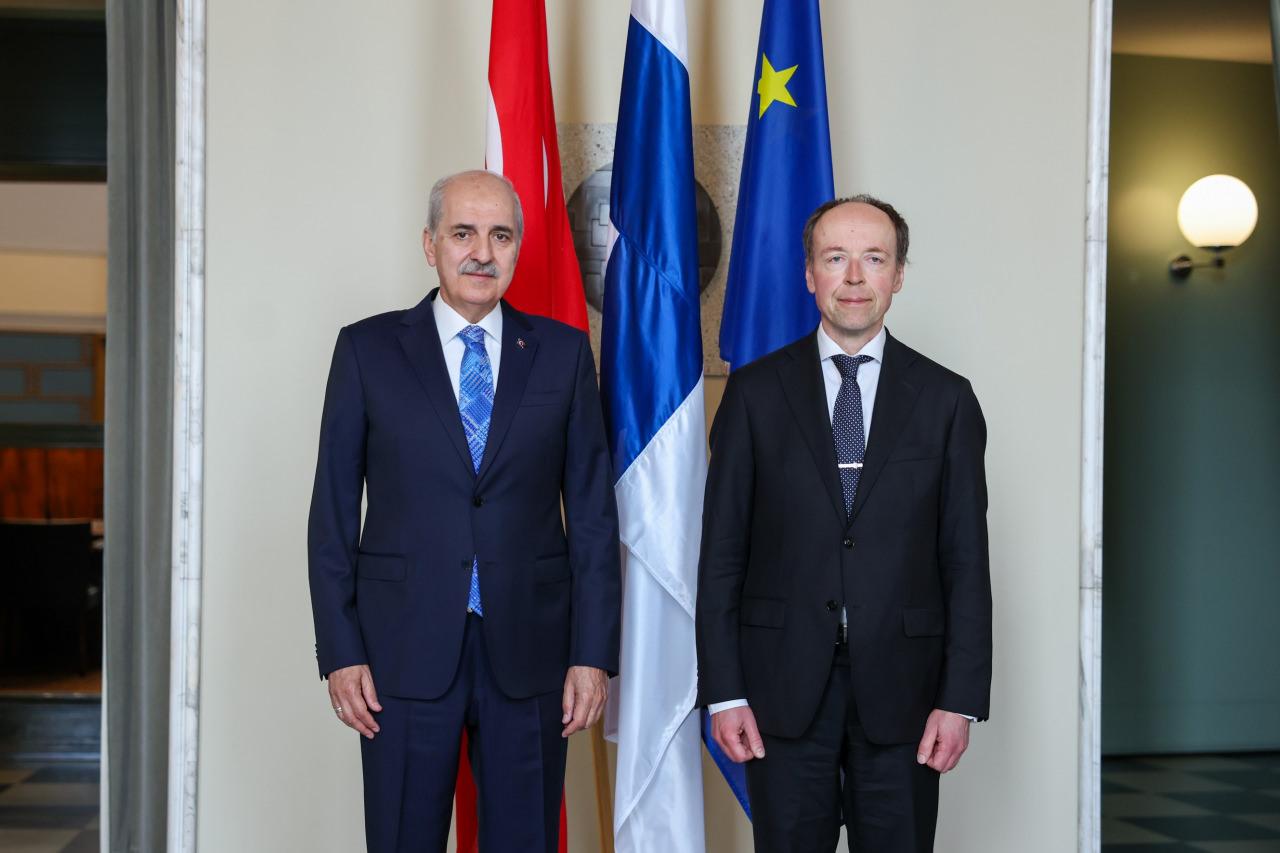TBMM Başkanı Numan Kurtulmuş, resmi ziyaret gerçekleştirdiği Helsinki'de, Finlandiya Parlamentosu (Eduskunta) Başkanı Jussi Halla-Aho ile bir araya geldi.