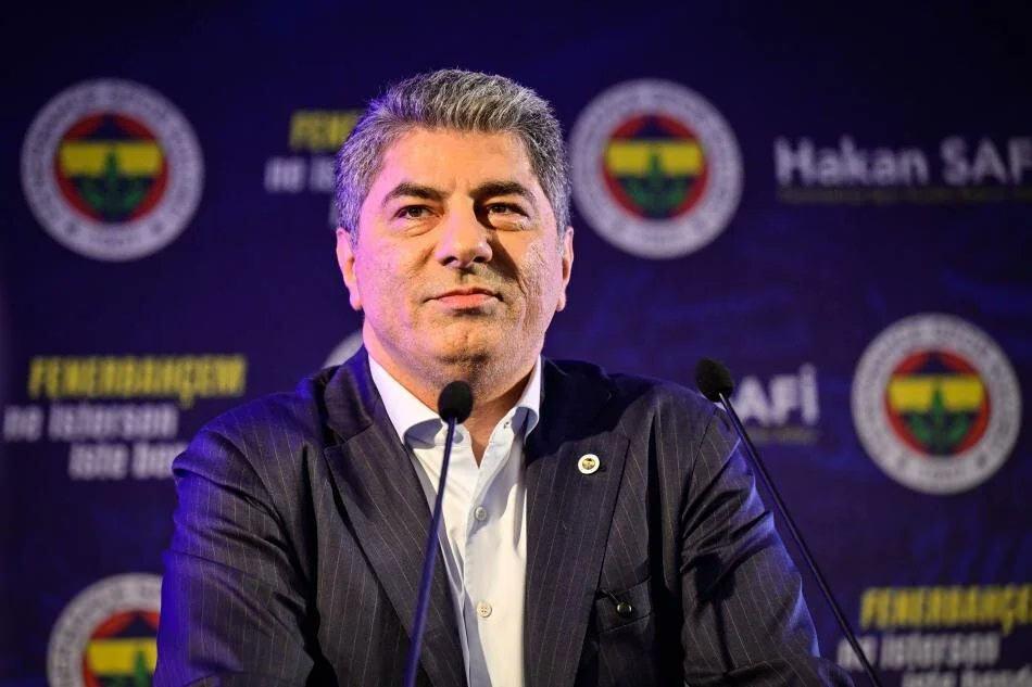 Hakan Safi açıklama yaparken