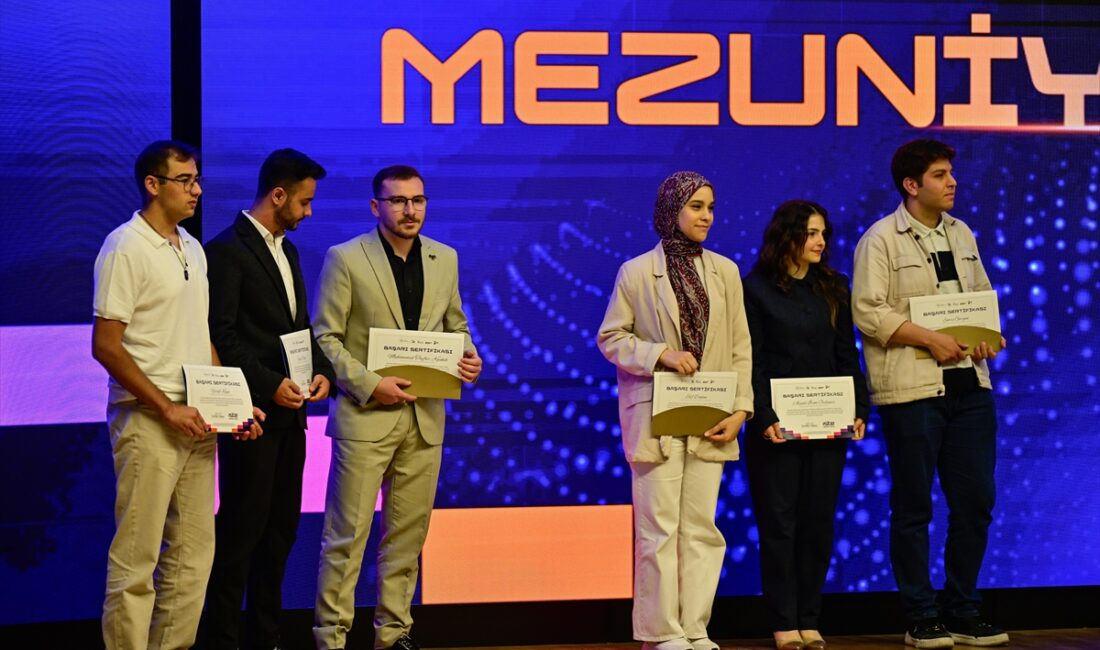 İş’te Yapay Zeka” Projesi mezuniyet programı