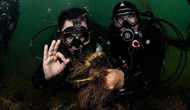 2,4 milyon metrek&uuml;p dip &ccedil;amuru temizlendi! Bakan Kurum İzmit K&ouml;rfezi'ne t&uuml;ple daldı