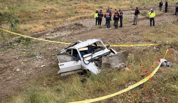 Yozgat'ta feci kaza: 2 &ccedil;ocuk &ouml;ld&uuml;, 3 kişi yaralandı!