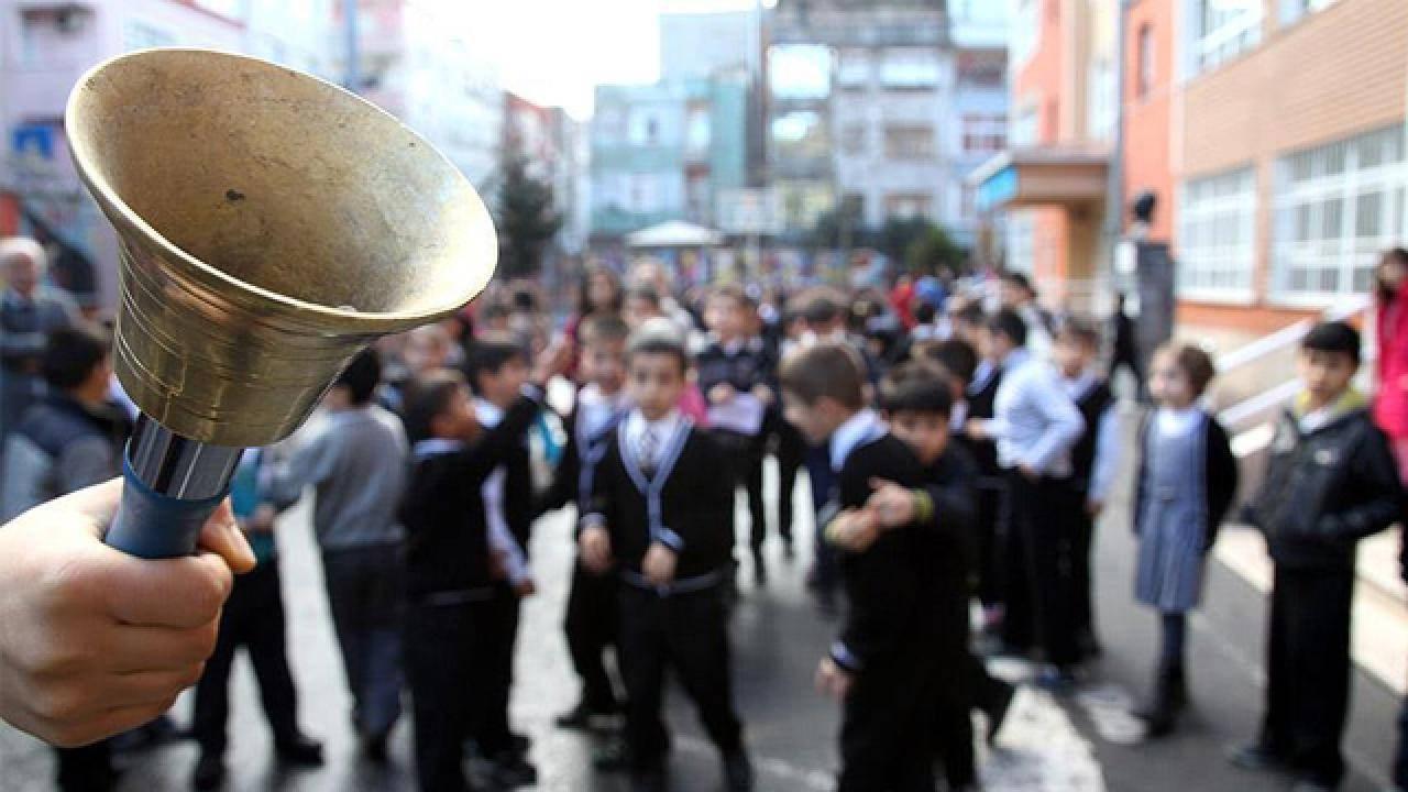  Takvime göre, 2026-2027 eğitim öğretim yılı 14 Eylül Pazartesi başlayacak ve 25 Haziran 2027'de sona erecek