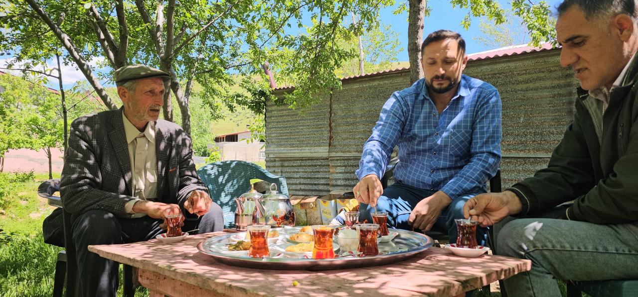 7'den 70'e herkes Türkçe, Kürtçe ve Arapça konuşuyor.
