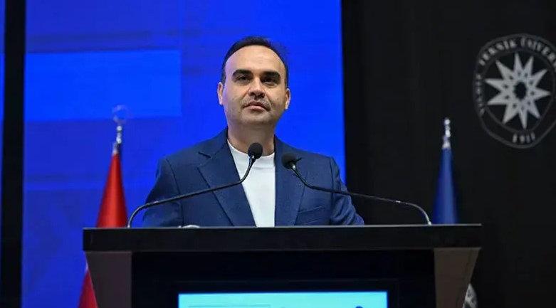 Bakan Kacır 'İş'te Yapay Zeka' projesi mezuniyet töreninde konuştu