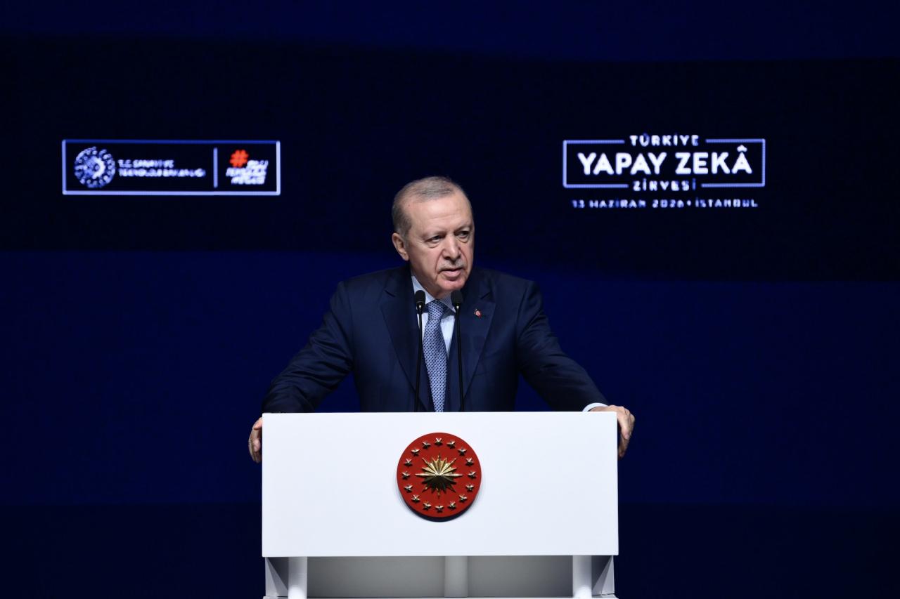 Cumhurbaşkanı Recep Tayyip Erdoğan konuşma yaparken