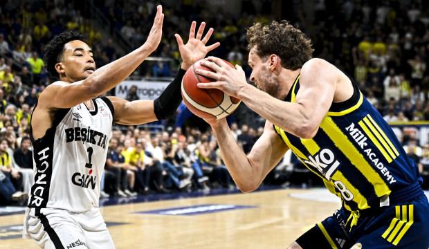 Beşiktaş, Fenerbah&ccedil;e'yi şampiyonluk aşkına devirdi
