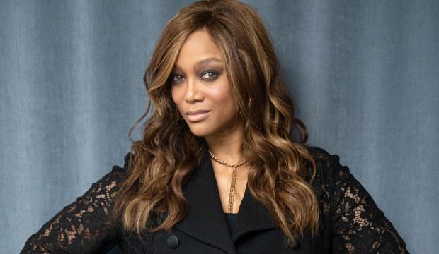 D&uuml;nyaca &uuml;nl&uuml; isim Tyra Banks'ten Netflix'e iftira davası!