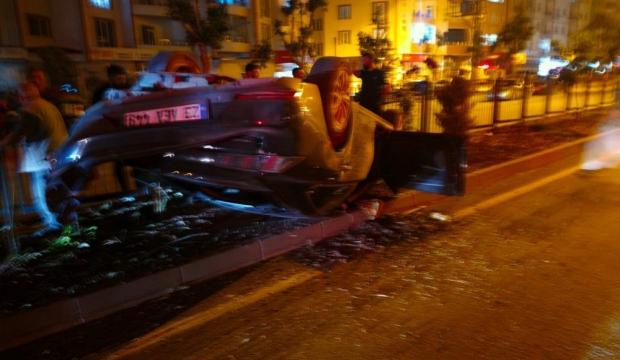 Elazığ'da kamyonet ile otomobil &ccedil;arpıştı: 5 yaralı