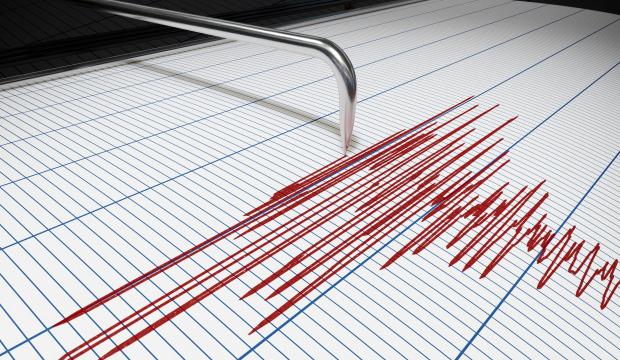 Filipinler'de 7,8 b&uuml;y&uuml;kl&uuml;ğ&uuml;nde şiddetli deprem! Tsunami uyarısı yapıldı