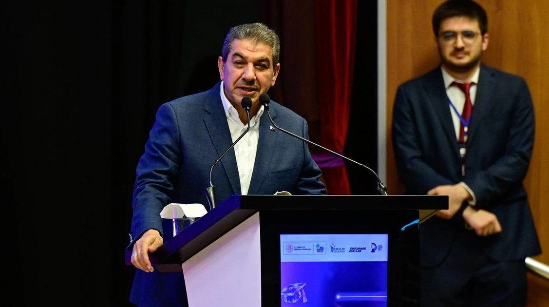 Esenler Belediye Başkanı Mehmet Tevfik Göksu 'İş'te Yapay Zeka' projesi mezuniyet töreninde konuştu
