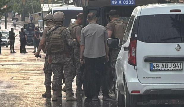 İşitme engelli kardeşini ve 1 polisi yaralayan şahsı &ouml;zel harekat etkisiz hale getirdi