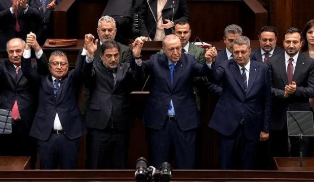İYİ Parti&rsquo;den istifa eden Ersin Beyaz, AK Parti&rsquo;ye katıldı
