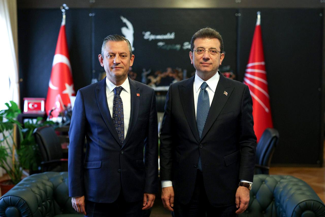 CHP Sözcüsü Müslim Sarı açıklama yaparken
