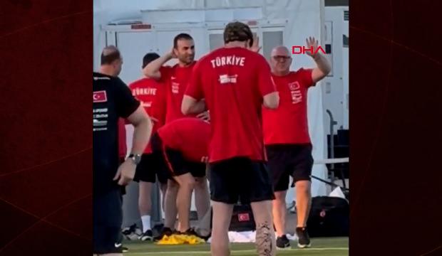 Kenan Yıldız'dan antrenman &ouml;ncesinde dua ederken g&ouml;r&uuml;nt&uuml;lendi