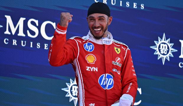Lewis Hamilton'dan İspanya'da muhteşem zafer