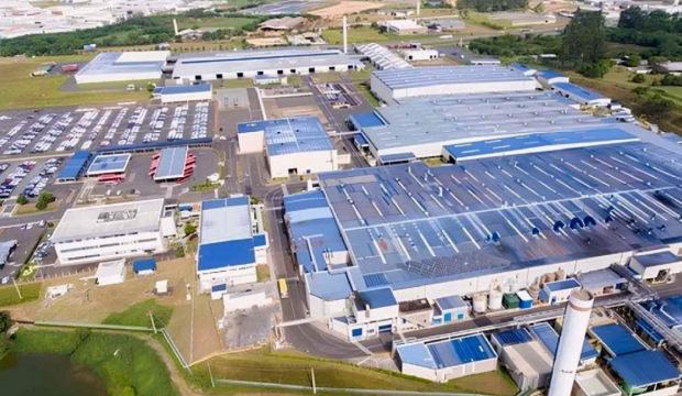 Otomotiv devinden skandal hamle: Tamir edemediği i&ccedil;in sıfırdan inşa edecek!
